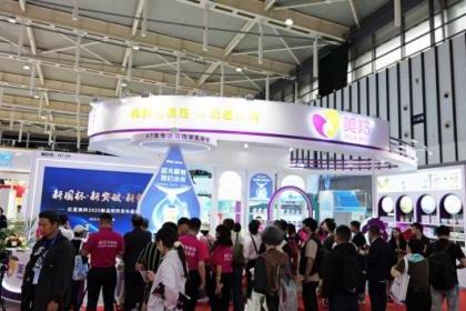 致敬中国乳业长青者！红星美羚王宝印董事长获授荣誉章