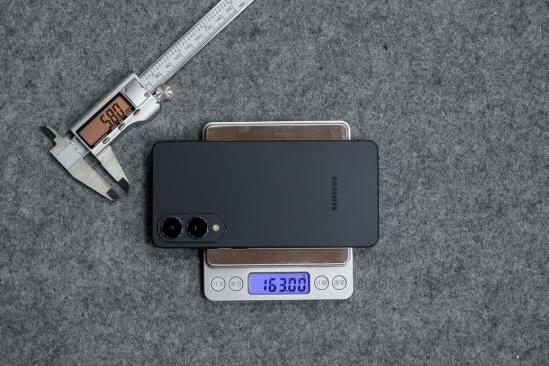 从轻薄出发 三星Galaxy S25 Edge改写智能手机进化历程