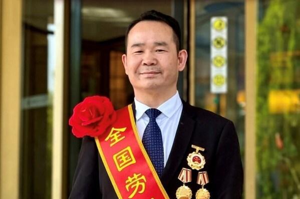 首旅酒店集团双星闪耀，两大名厨荣获劳模称号
