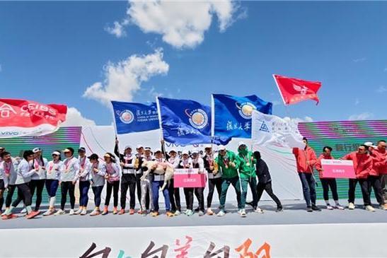 121公里初心之路共鉴友谊，首届商学院戈壁友谊赛圆满落幕