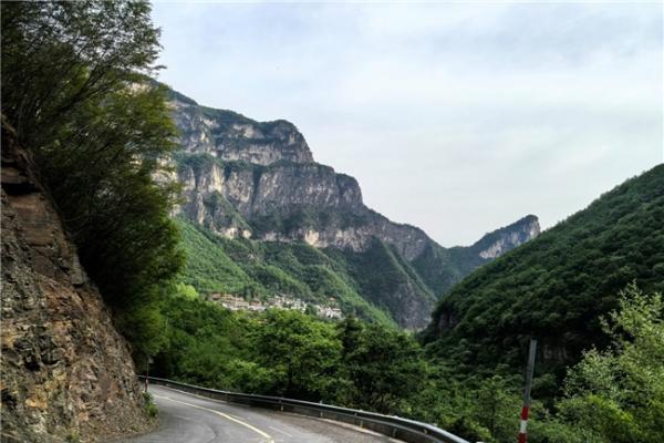 艺术美食共绽，洪谷花田餐厅开启中国最美山庄文旅新章