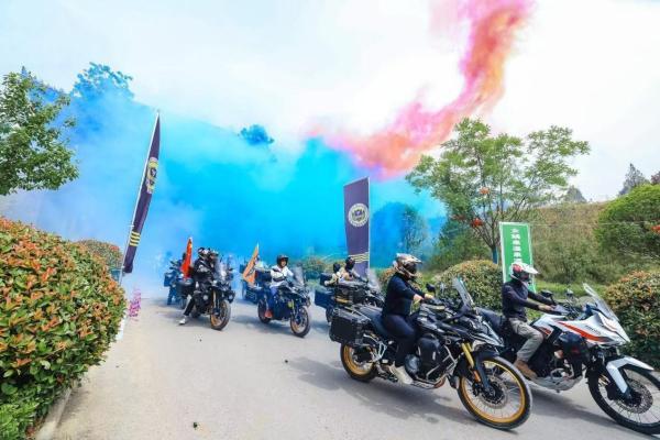 极客集结，燃擎华山！2025 VOGE宠粉节华山站圆满落幕