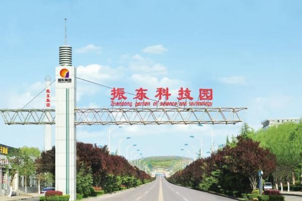 她把首份工资捐给了“恩人”