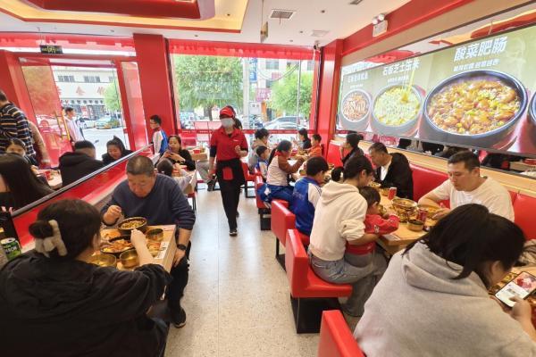 20+万撬动千亿刚需市场：朴大叔拌饭发布“小店型”加盟新政