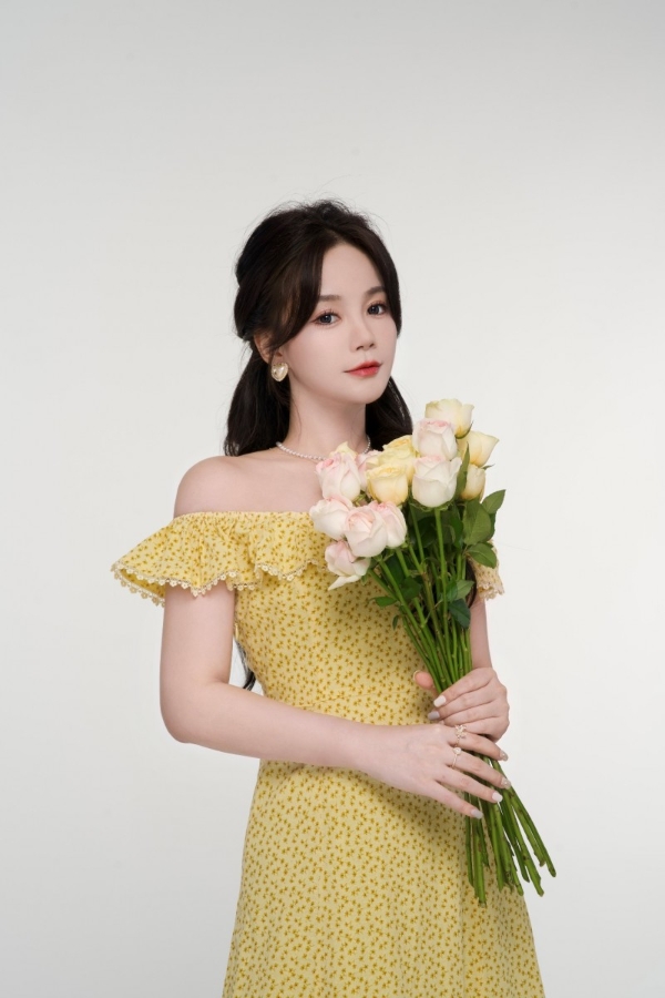 琦儿新歌《年少的风》上线，治愈成长迷茫与现实遗憾