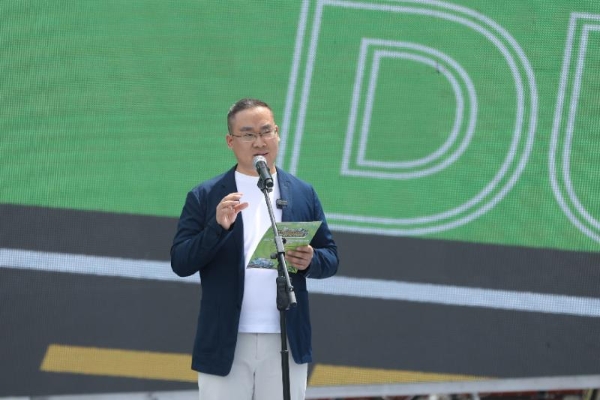 漫山遍野皆坦克 坦克见证领航2025独库公路通车仪式