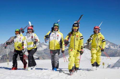  BOGNER博格纳与德国国家滑雪队携手70余载， DSV系列铸就冰雪传奇
