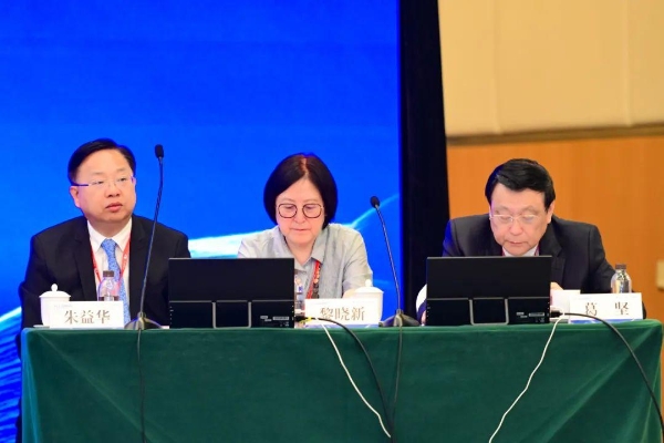 华厦眼科国际论坛架设“智慧桥”，铺就“光明路”