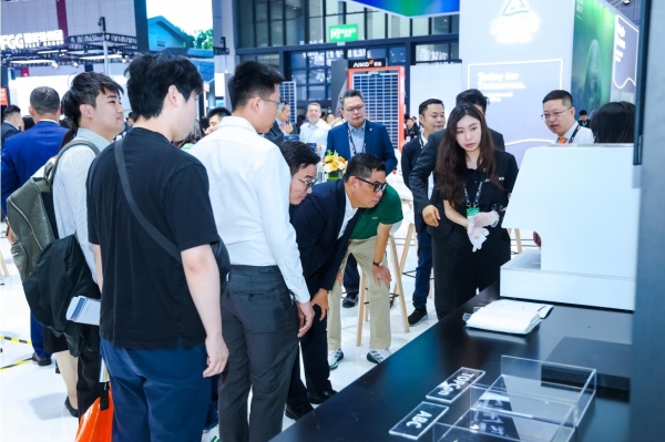 ABC焕新亮相SNEC展，爱旭领跑“25%”价值新时代