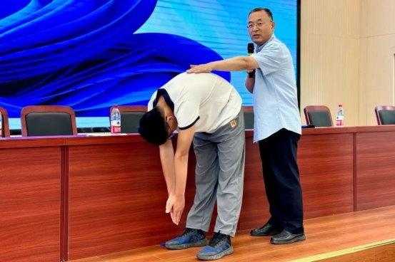  考后放松,对脊柱和眼睛好一点