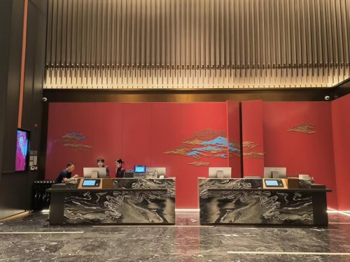 酒店前台排队太久?鹿马酒店自助机来袭,酒店破局正当时