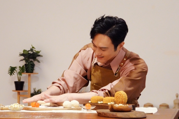 香港恒香月饼首度邀请魅力暖男张智霖担任代言人