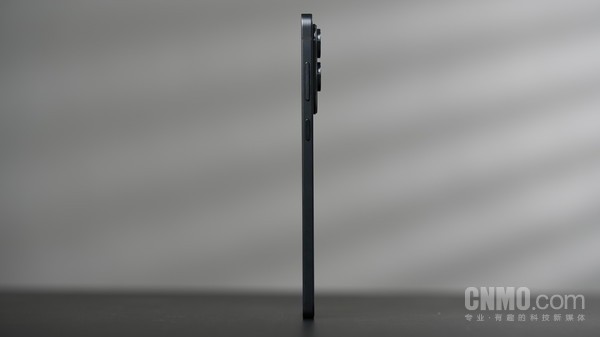 三星Galaxy S25 Edge：当轻薄成为潮流
