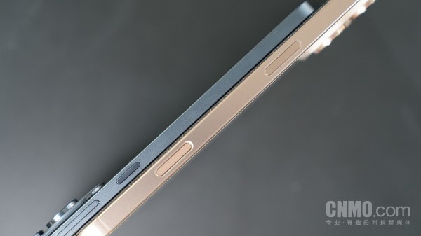 三星Galaxy S25 Edge：当轻薄成为潮流