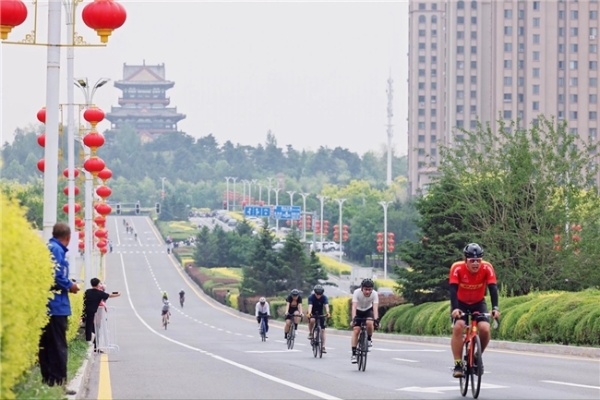 2025年中国公路自行车联赛暨中国自行车运动骑游大会湖系列·康平站圆满落幕