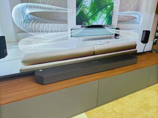 三星98英寸级Neo QLED 4K电视QN90F：用巨幕重新定义家庭影音的幸福感