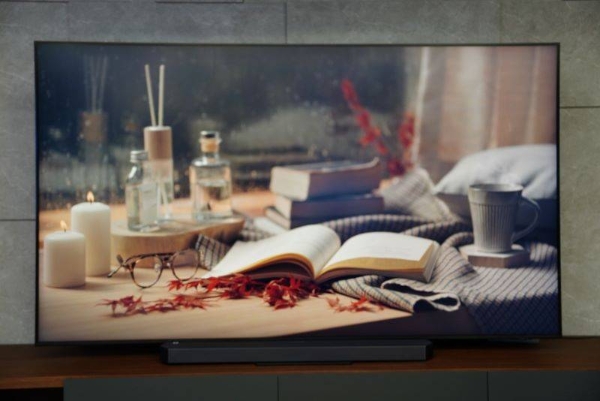 三星98英寸级Neo QLED 4K电视QN90F：用巨幕重新定义家庭影音的幸福感