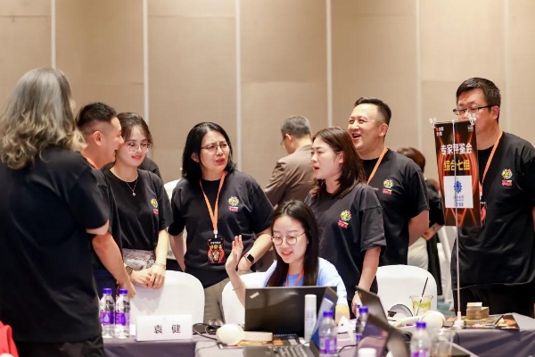  汇聚行业智慧，共鉴创新力作|云南白药泵式牙膏2025春季专家评鉴会完美收官