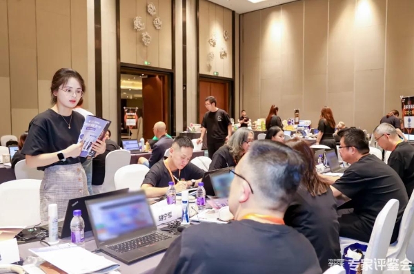  汇聚行业智慧，共鉴创新力作|云南白药泵式牙膏2025春季专家评鉴会完美收官