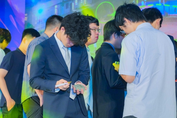 此间星火汇长河 科桥学子启新程 ——上海科桥教育2025年毕业典礼圆满落幕