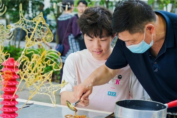  华夏之美，尽在柴门小童：非遗文化盛宴绽放交大校园