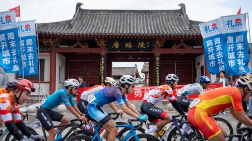 025年“东恒盛杯”中国公路自行车联赛礼泉站圆满落幕 