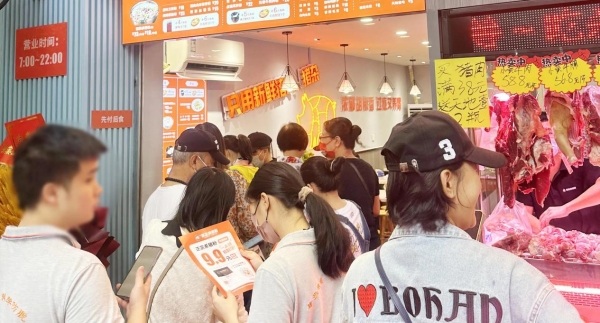 社区美食新地标！俏张飞杀猪粉深圳首秀，鲜香霸屏