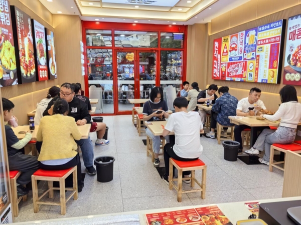 三个先森的品牌升级之路：以韩式基因重构餐饮体验