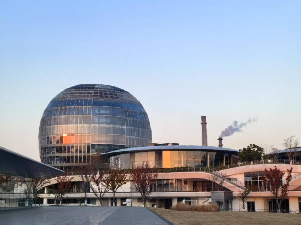 生活度假乐园 ？新商业桃花源 ？嘉兴市中心长出商业新物种 ？翼时空·嘉兴1921正式呼朋引伴！
