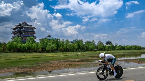 2025年全国公路自行车锦标赛鄂尔多斯站圆满落幕