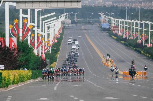 2025年全国公路自行车锦标赛鄂尔多斯站圆满落幕