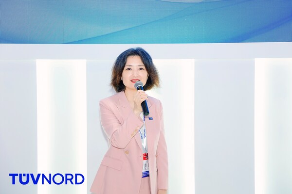 闪耀SNEC | TUV NORD向多家光储企业授予认证证书