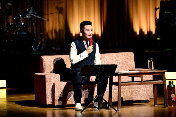 刘和刚“爸气全开33”成都开唱：33曲唱尽父爱长歌，父女同台点亮感恩星河