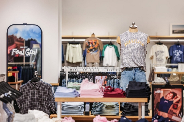 Hollister House 南京 北京双店齐登场 再掀盛夏美式复古风潮
