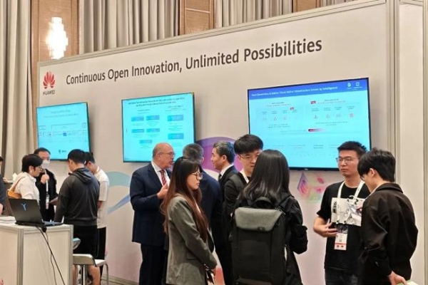 华为重磅亮相 KubeCon China 2025：驱动云原生向AI原生技术融合跃迁