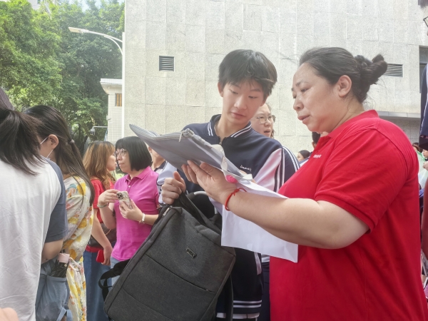 中考冲刺，圆梦时刻｜卓越教育全日制教师暖心送考