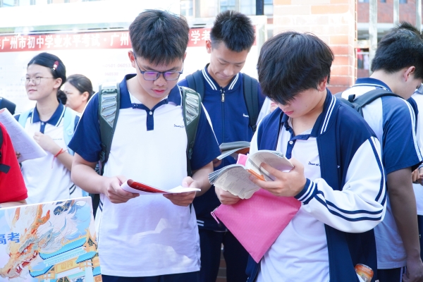 中考冲刺，圆梦时刻｜卓越教育全日制教师暖心送考