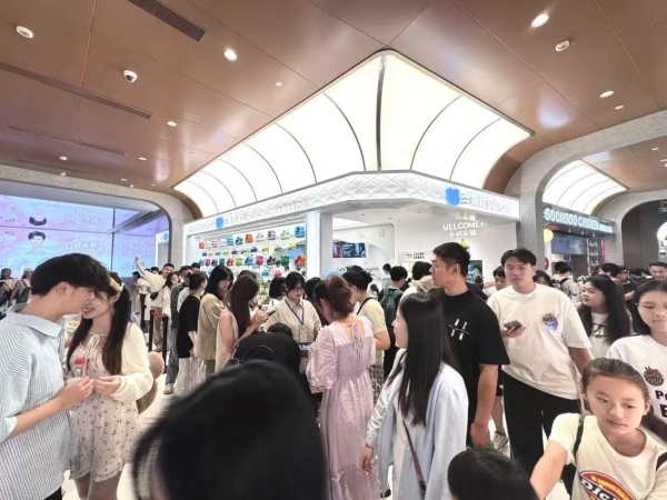 冷链近100%覆盖+单日破9.4万！兰熊鲜奶中原首店引爆健康饮品加盟热
