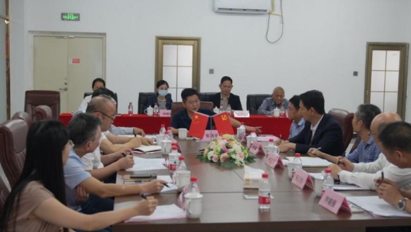 厦门市关工委有关领导走访调研厦门市铧大技术学校AI+专业建设情况