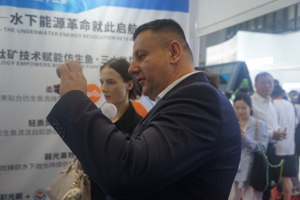 仿生科技遇见钙钛矿 水下能源革命就此启航