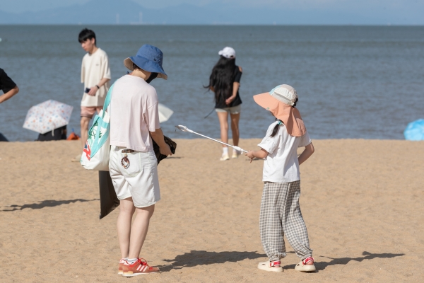 半鱼人汉顿40周年庆典开启，“怪美的海岸线”闪耀珠海