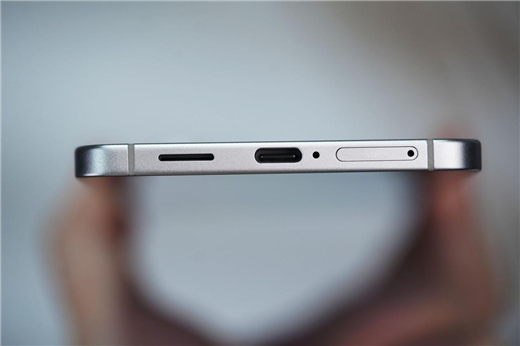  终于又见轻薄旗舰机！三星Galaxy S25 Edge全面评测：也许这才是智能手机的本质