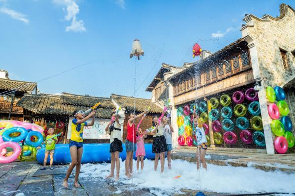 “濮院夏日水尚生活”热度高涨 水陆空三维消夏场景引客来 