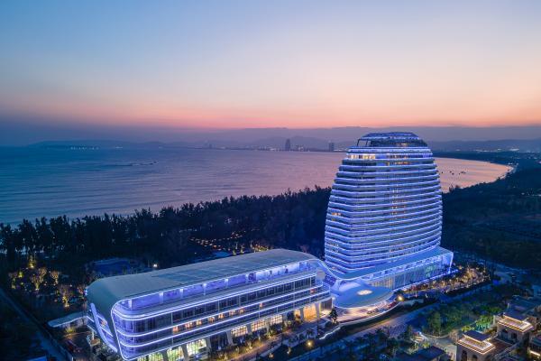 海南三正月酒店开业以“月”​为媒打造滨海家庭亲子高端度假酒店