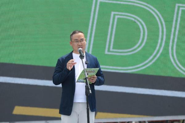 漫山遍野皆坦克 坦克见证领航2025独库公路通车仪式