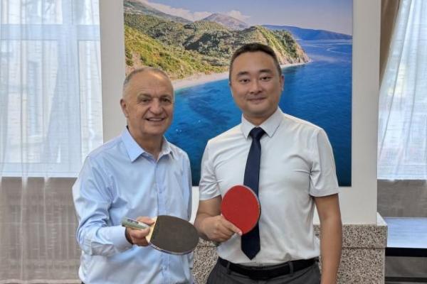 体育文化交流增进中外友谊