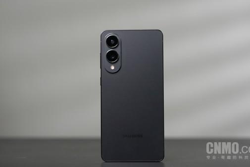三星Galaxy S25 Edge：当轻薄成为潮流