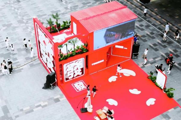  从“百年张新发”们，拆解品牌年轻化的三个底层逻辑 