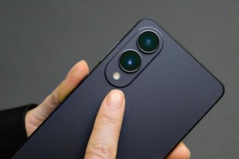  三星Galaxy S25 Edge：突破轻薄极限 融入旗舰级硬核体验 