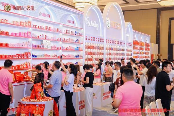 百款高端喜糖齐“整活”！徐福记把高端喜礼，玩成了年轻人的仪式感新模板